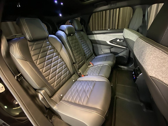 Peugeot e-5008 11 of 30