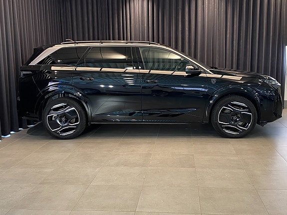 Peugeot e-5008 5 of 5