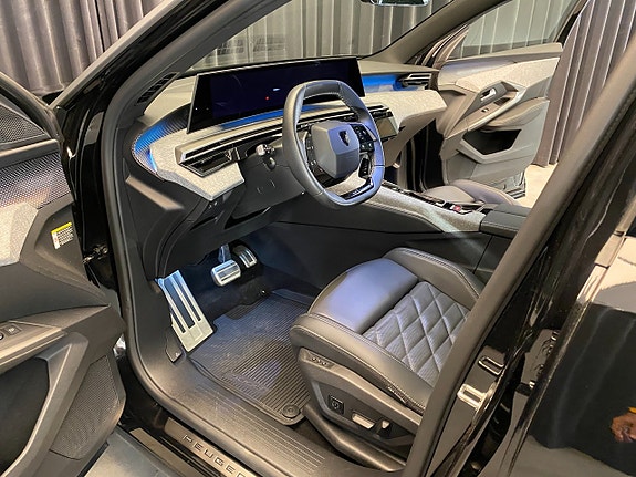 Peugeot e-5008 22 of 30