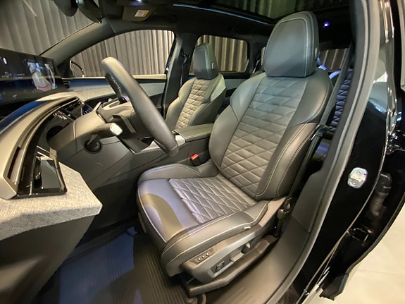 Peugeot e-5008 7 of 30