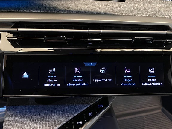 Peugeot e-5008 14 of 30