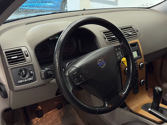 Volvo V50 8 of 16