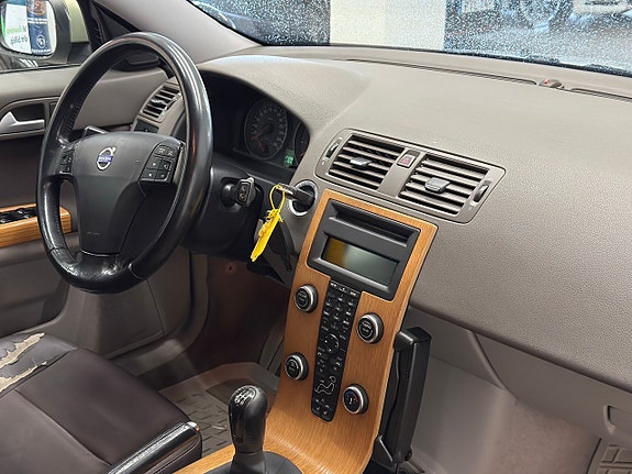 Volvo V50 5 of 16