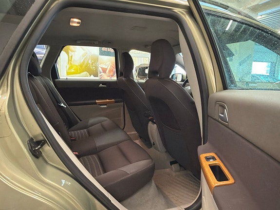 Volvo V50 13 of 16