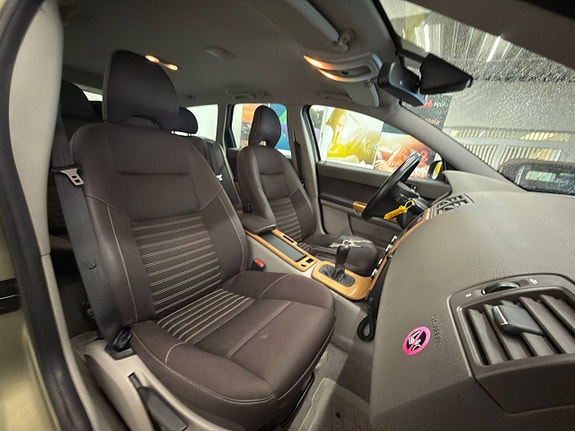 Volvo V50 11 of 16