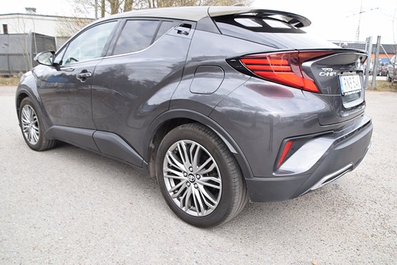Toyota C-HR 6 of 23