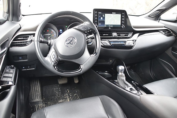 Toyota C-HR 7 of 23