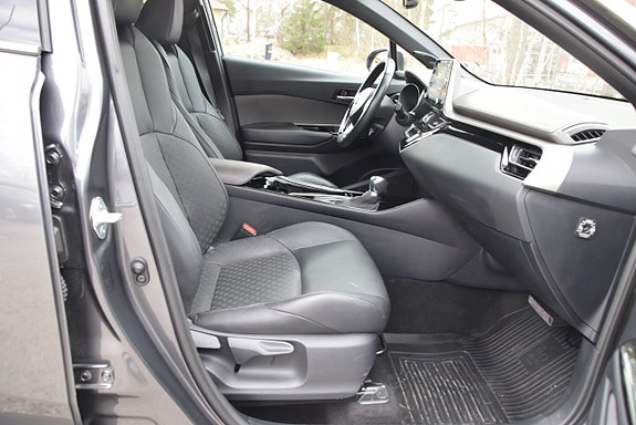 Toyota C-HR 9 of 23
