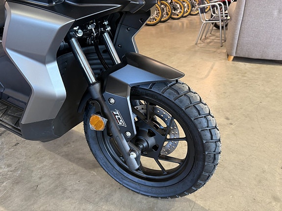 VOGE SR1 ADV 6 of 11