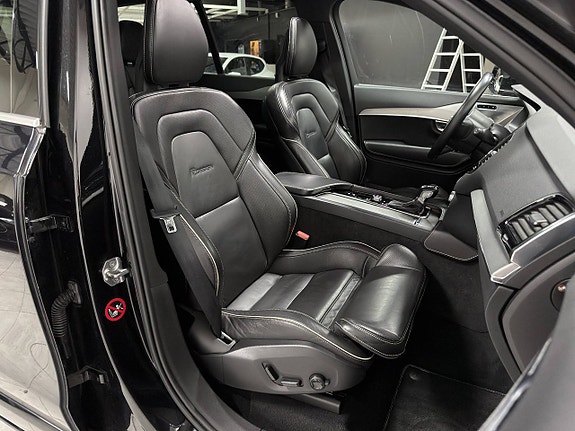 Volvo XC90 25 of 27