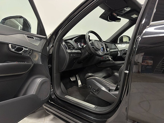 Volvo XC90 8 of 27
