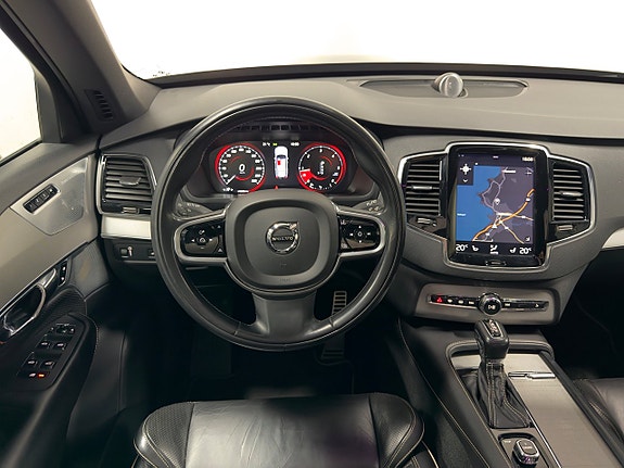 Volvo XC90 16 of 27