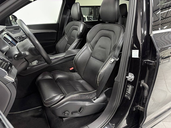 Volvo XC90 11 of 27