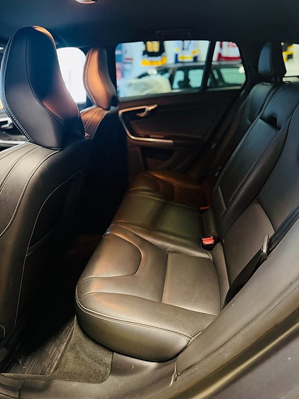 Volvo V60 15 of 21