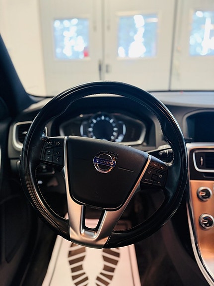 Volvo V60 17 of 21