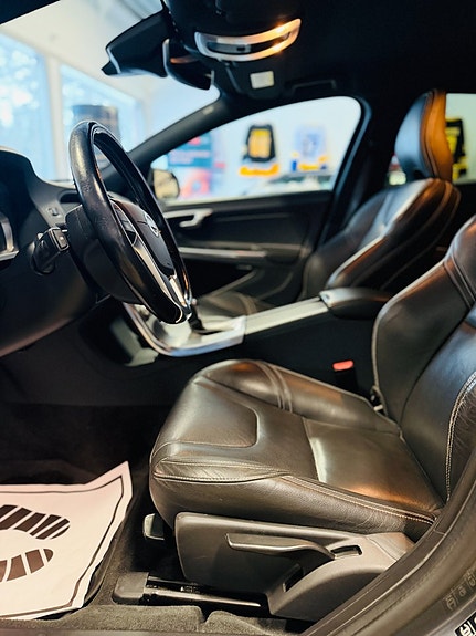 Volvo V60 13 of 21