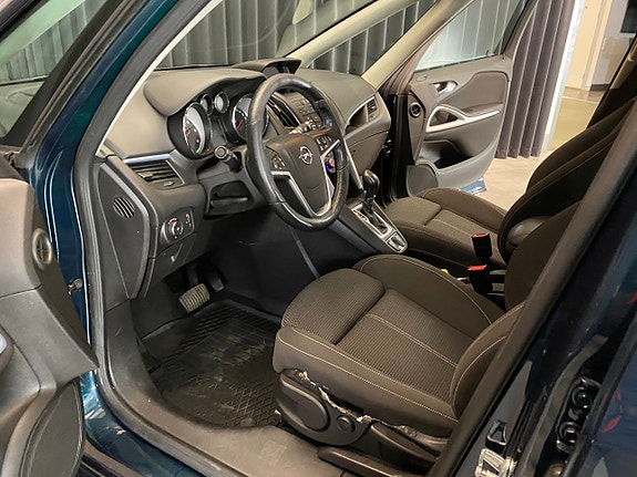 Opel Zafira Tourer 30 of 30