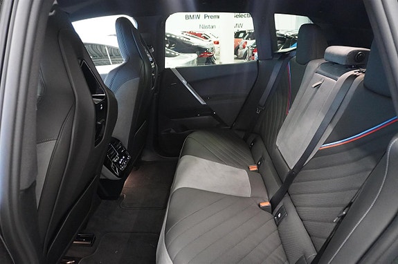 BMW iX 12 of 15