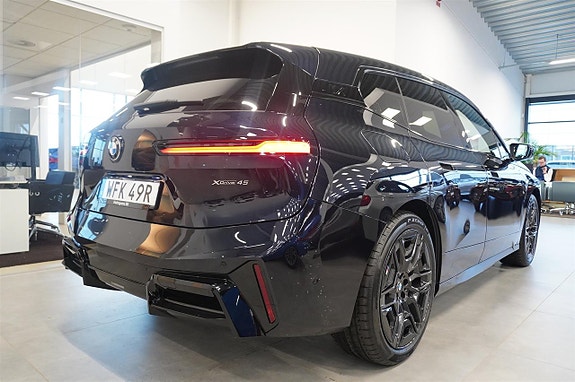 BMW iX 5 of 15
