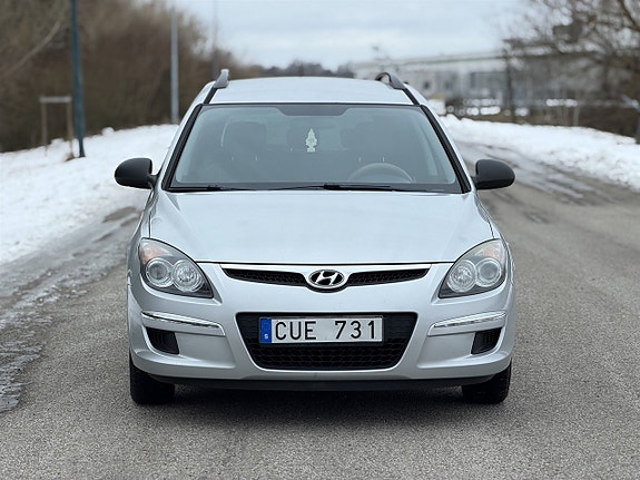 Hyundai i30 2 of 5