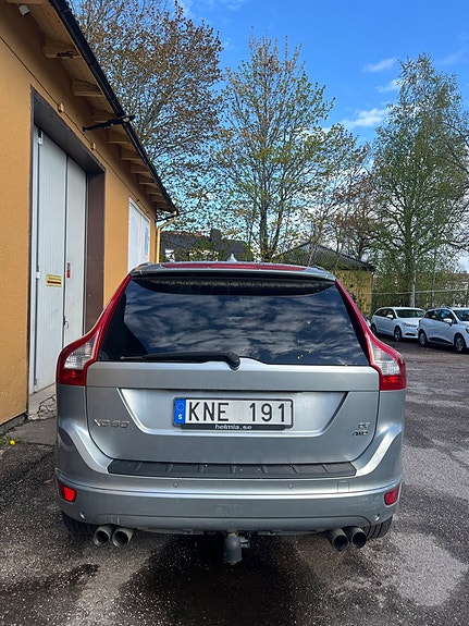 Volvo XC60 4 of 5