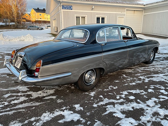 Jaguar 420 3 of 12