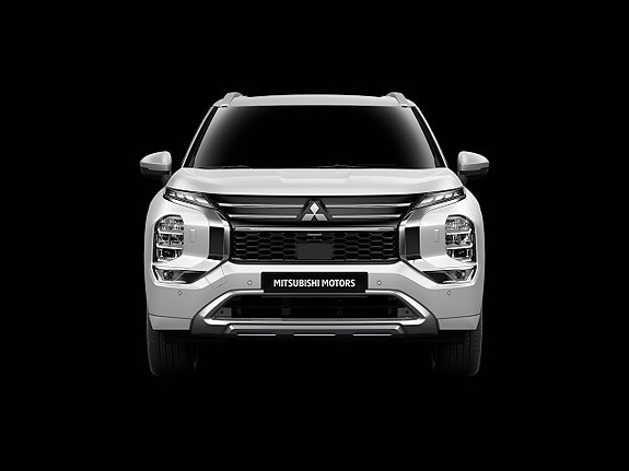 Mitsubishi Outlander 2 of 5