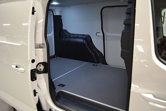 Volkswagen Caddy Maxi 9 of 12