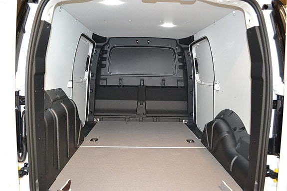 Volkswagen Caddy Maxi 12 of 12
