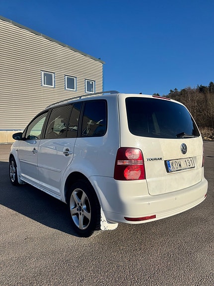 Volkswagen Touran 5 of 5