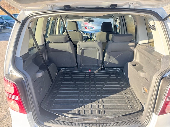 Volkswagen Touran 14 of 16
