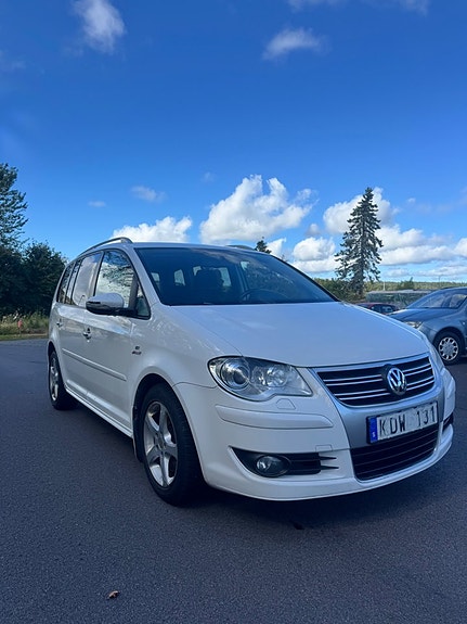 Volkswagen Touran 6 of 12
