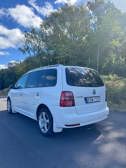 Volkswagen Touran 3 of 12