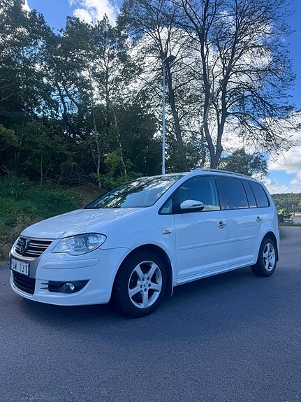 Volkswagen Touran 7 of 12