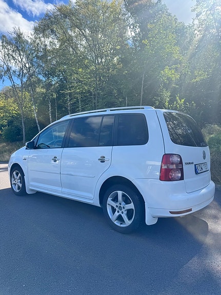 Volkswagen Touran 5 of 12