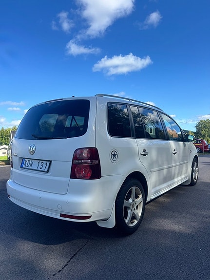 Volkswagen Touran 4 of 12