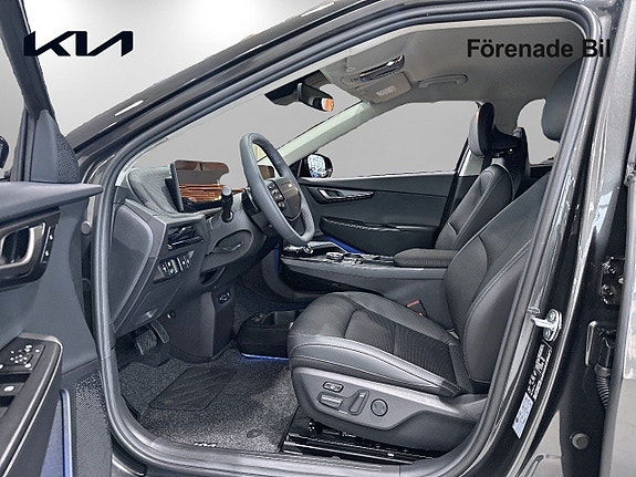 Kia EV6 8 of 16