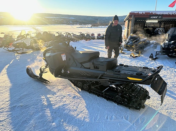 Ski-Doo Expedition Xtreme 900 Ace Turbo R -26 4 of 5