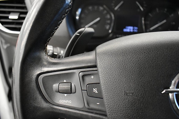 Opel Vivaro 12 of 19