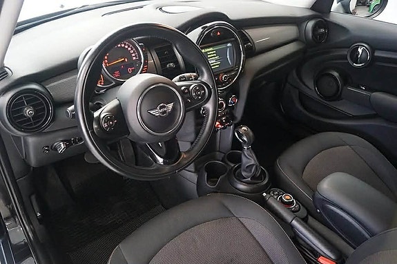 MINI Cooper 5 of 5