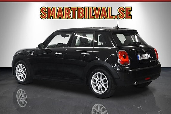 MINI Cooper 4 of 5