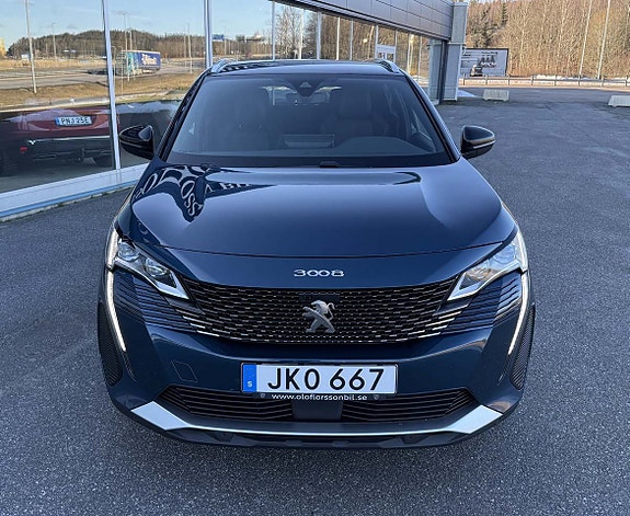 Peugeot 3008 2 of 5