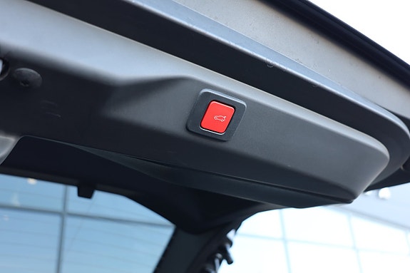 Peugeot e-3008 20 of 24