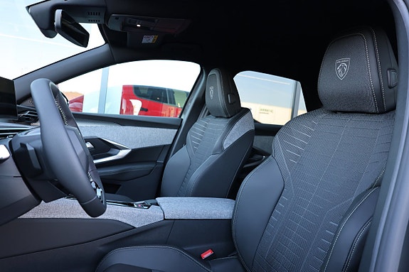 Peugeot e-3008 9 of 24