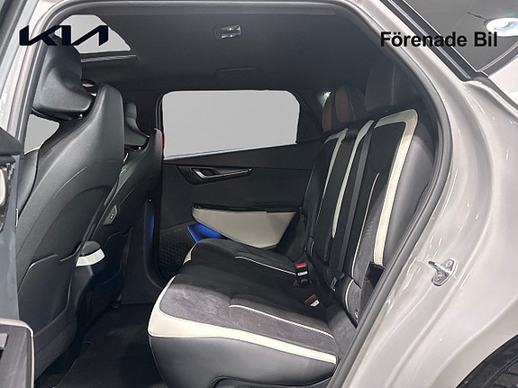 Kia EV6 9 of 21