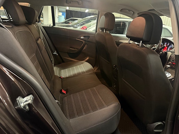 Opel Insignia 21 of 26