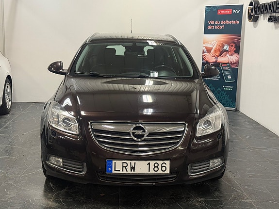 Opel Insignia 2 of 5