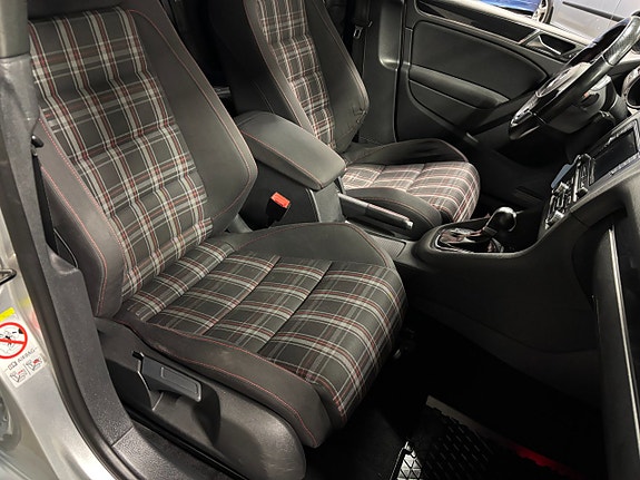 Volkswagen Golf I 7 of 10