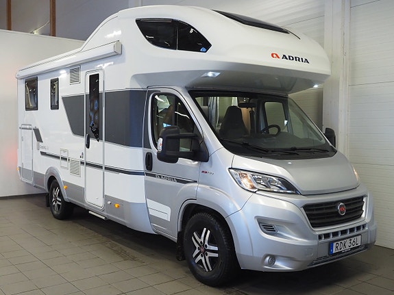 Adria Coral XL 670 SL Plus I 150hk I Dragkrok I Långbäddar I Dragkrok