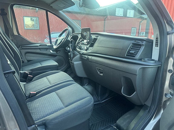 Ford Custom Tourneo 2 of 5